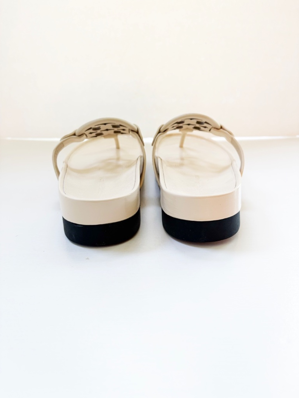 Like New Tory Burch Miller Cloud Lug in New Cream, Size 6.5 - Picture 3 of 6